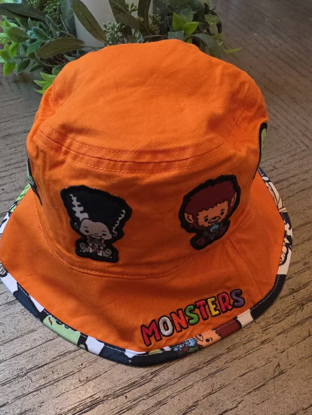 Bitty Monsters Reversible Universal Studios Bucket Hat NWOT